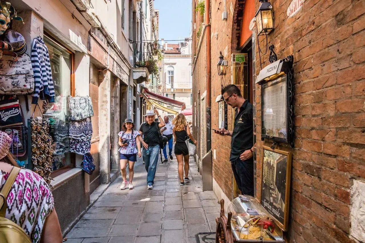 Bragora 3524 Between San Marco And Biennale Venice Italy