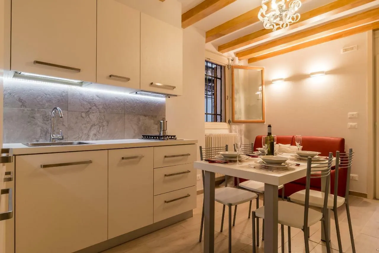 Apartment Bragora 3524 Between San Marco And Biennale Venice